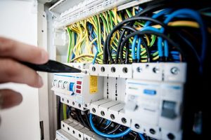 Elektrikertjenester i Arendal: Velg den rette for ditt behov